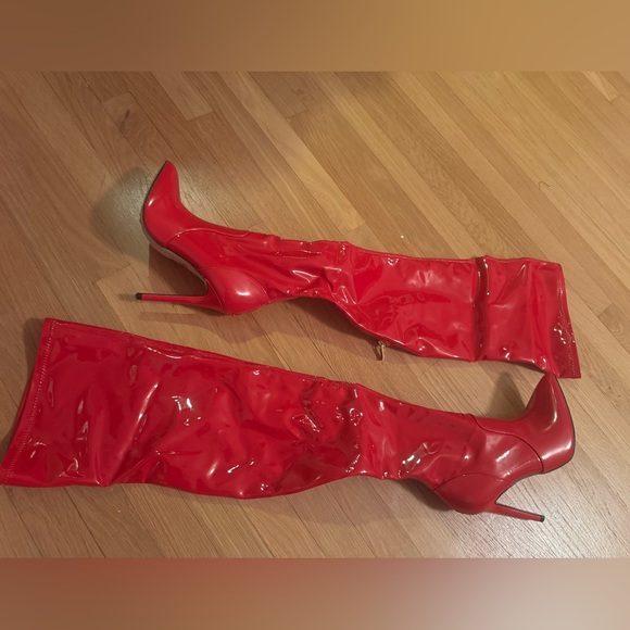 Red thigh high boots - Picture 3 of 3